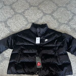 Brand New Women’s Nike Therma Fit winter jacket size xxl